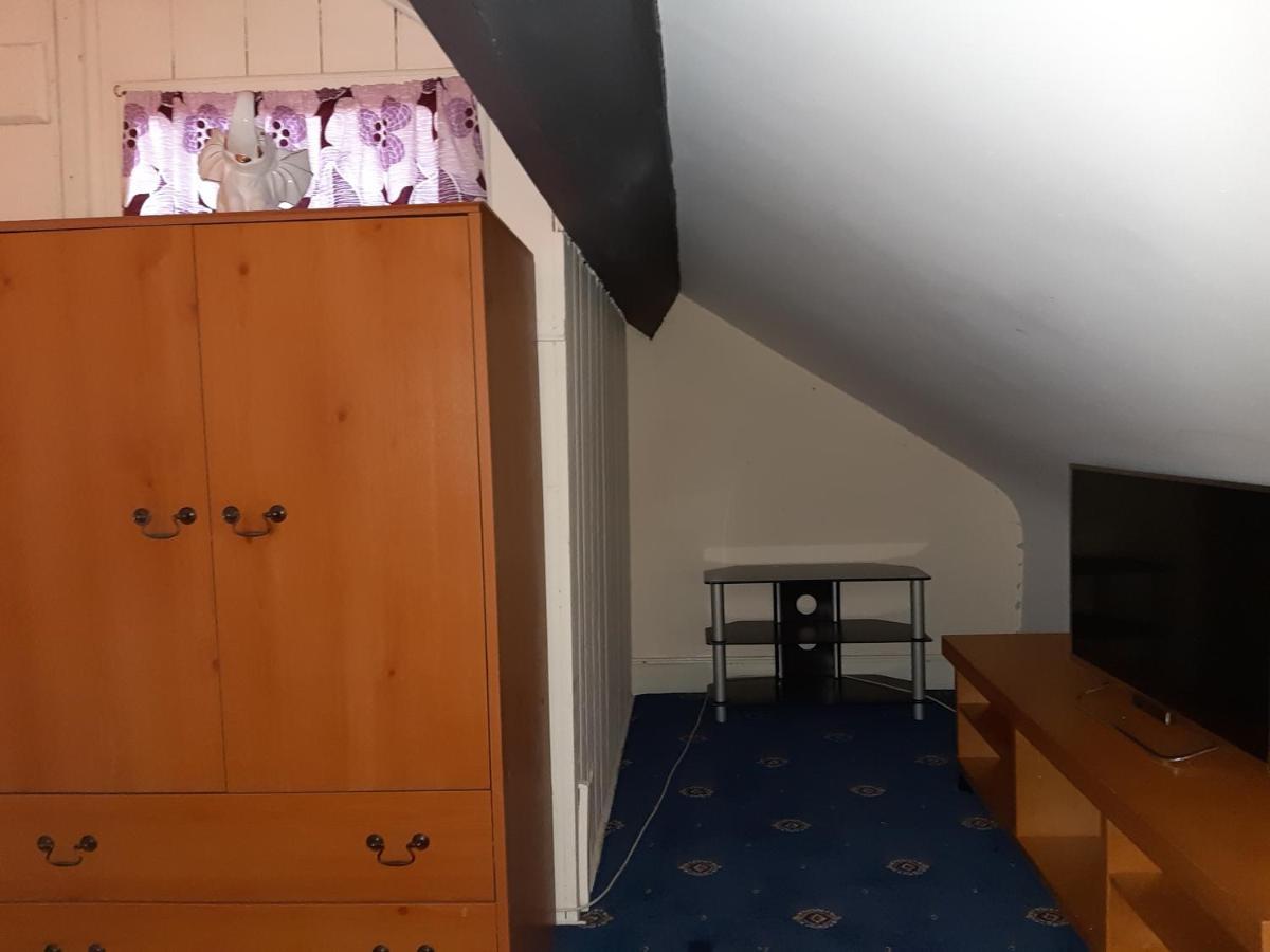 Phoenix Nights Guest House Barrow-in-Furness Buitenkant foto