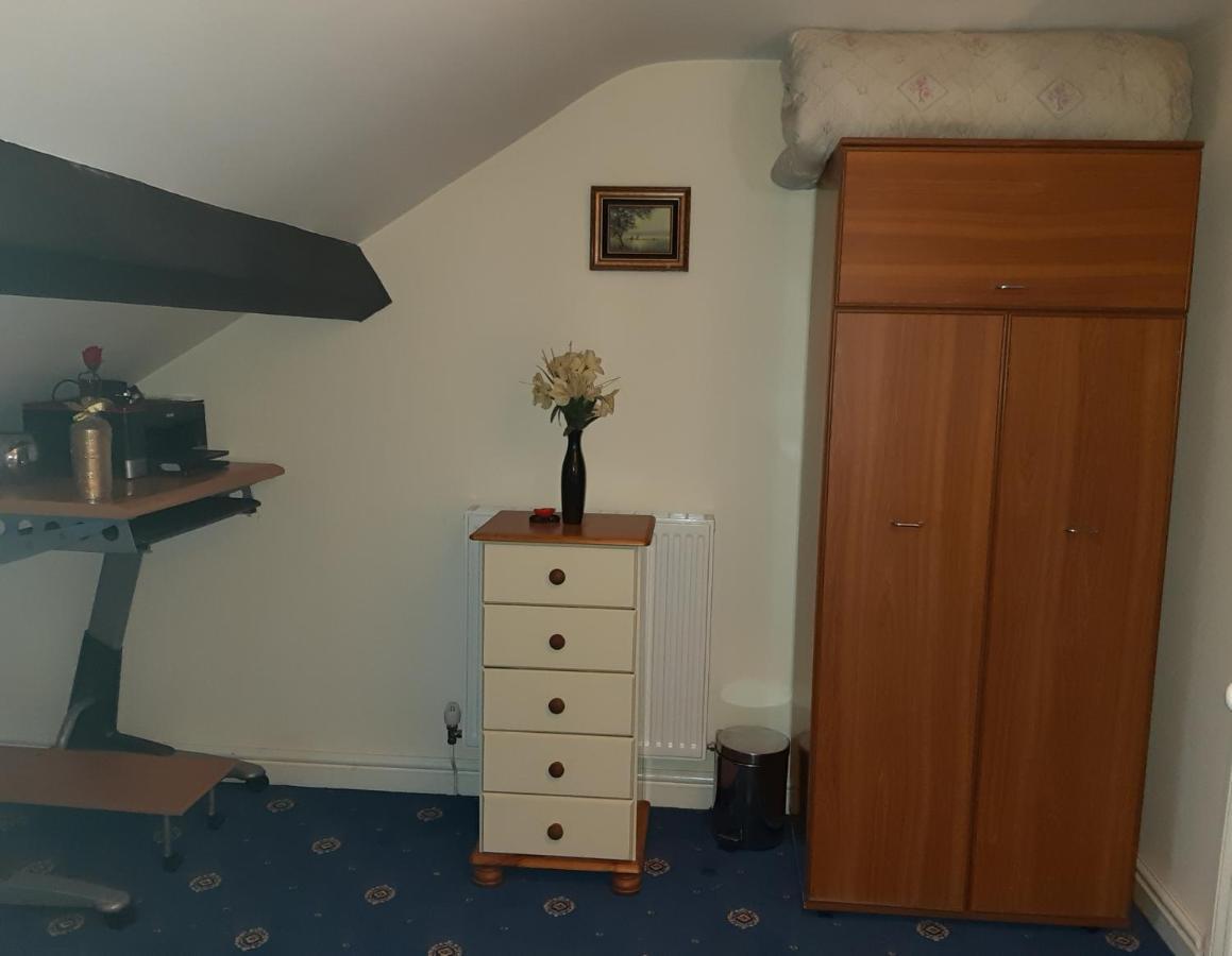 Phoenix Nights Guest House Barrow-in-Furness Buitenkant foto