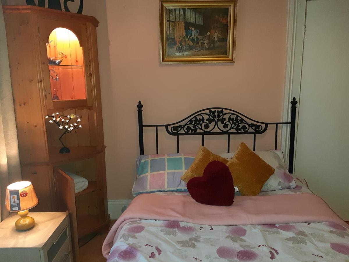 Phoenix Nights Guest House Barrow-in-Furness Buitenkant foto