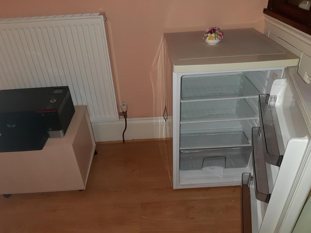 Phoenix Nights Guest House Barrow-in-Furness Buitenkant foto