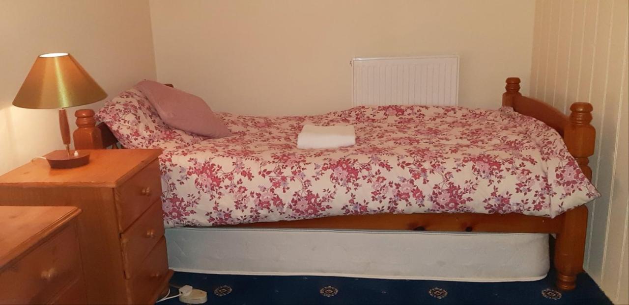 Phoenix Nights Guest House Barrow-in-Furness Buitenkant foto