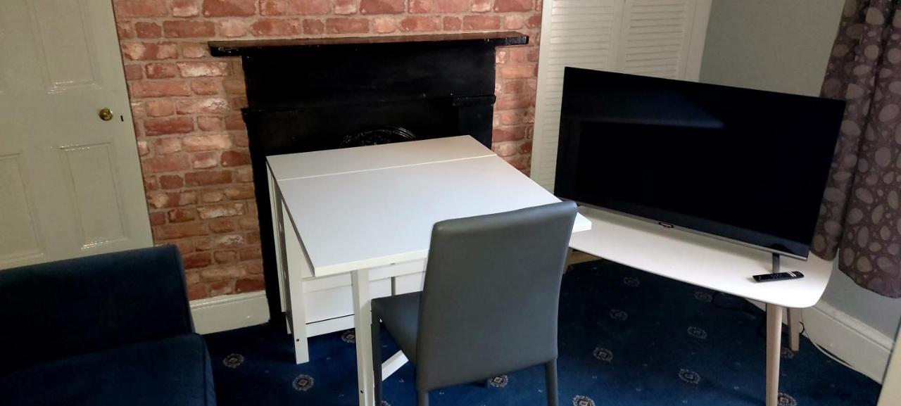 Phoenix Nights Guest House Barrow-in-Furness Buitenkant foto