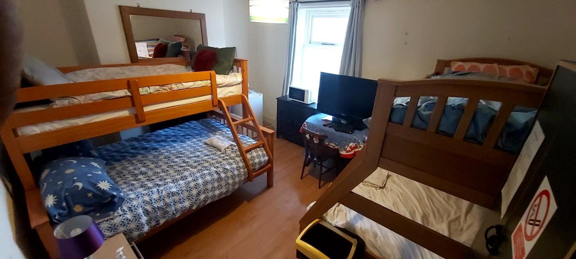 Phoenix Nights Guest House Barrow-in-Furness Buitenkant foto